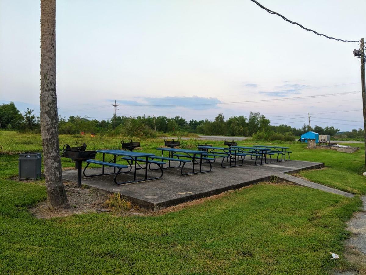 Lake Houmas Inn 외부 사진